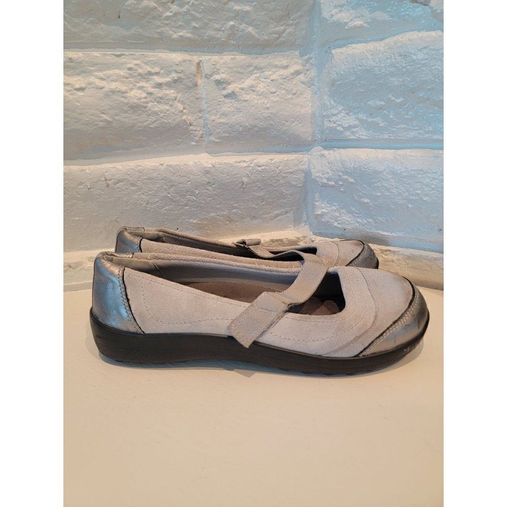 Norm Thompson Slip on silver shoes women's size 8